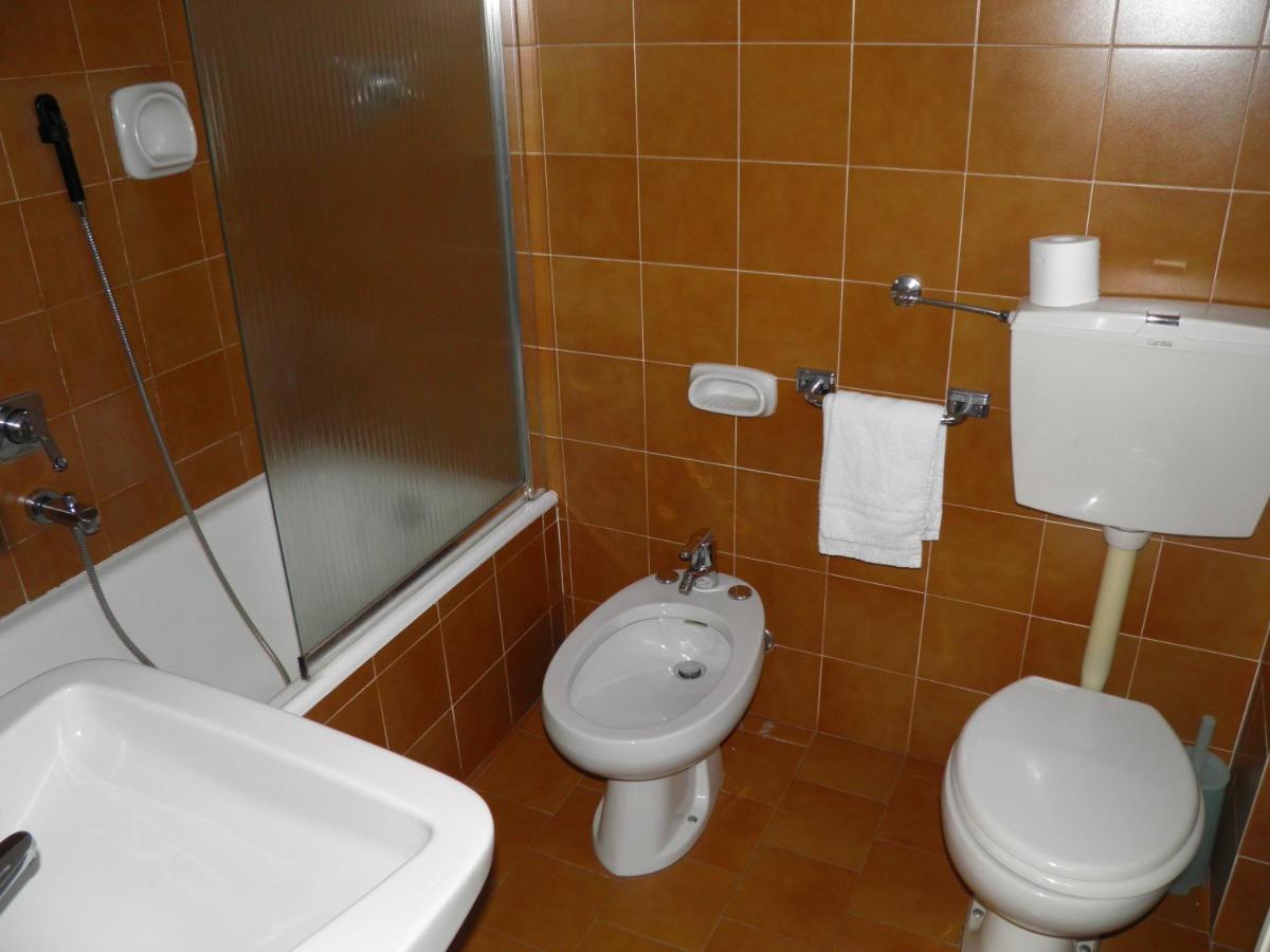 Hotel Ramoverde Borgomanero Quarto foto